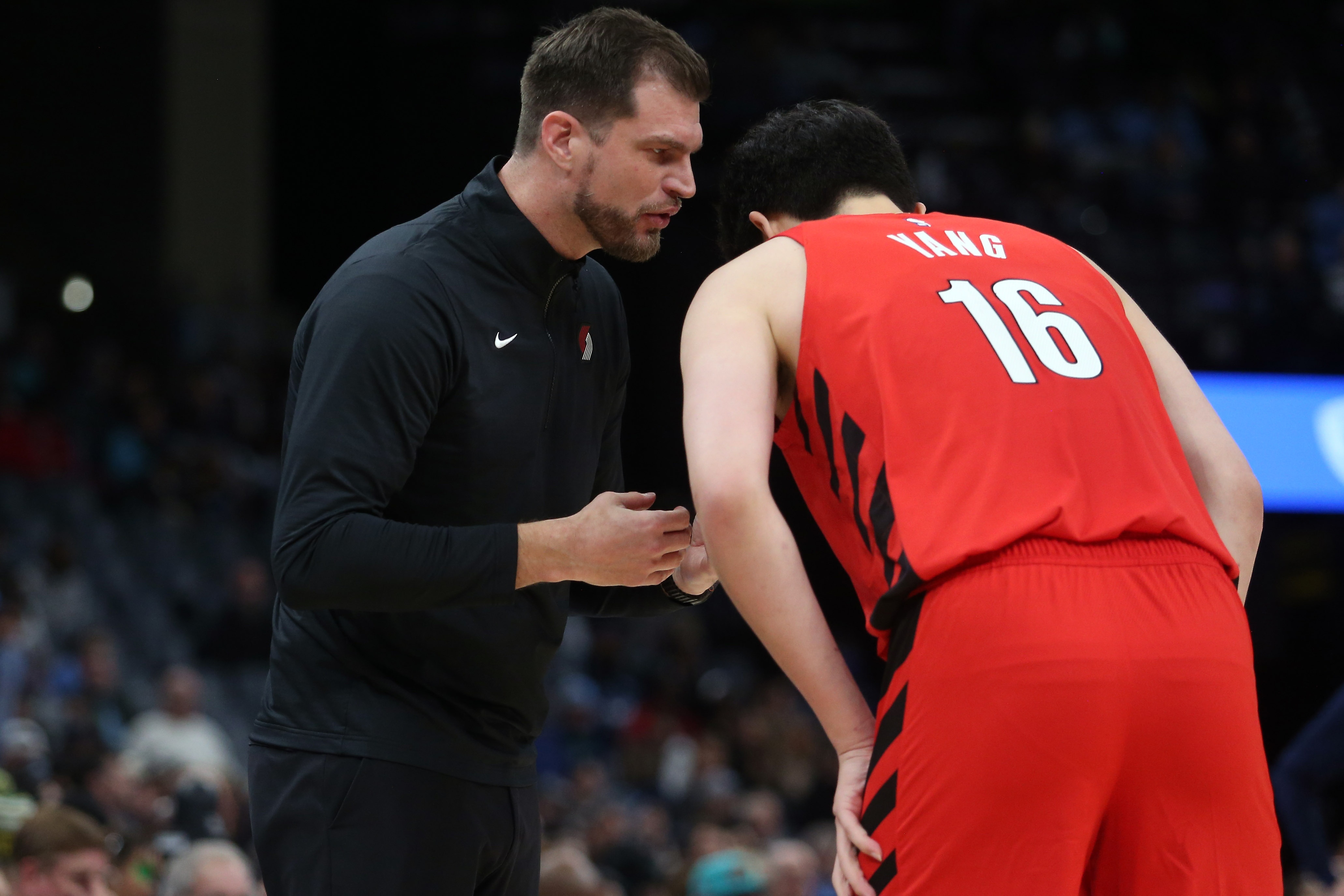 足球世界俱乐部杯直播-解说：开拓者有成绩要求 杨瀚森一会7分钟一会8分钟打不好就被换